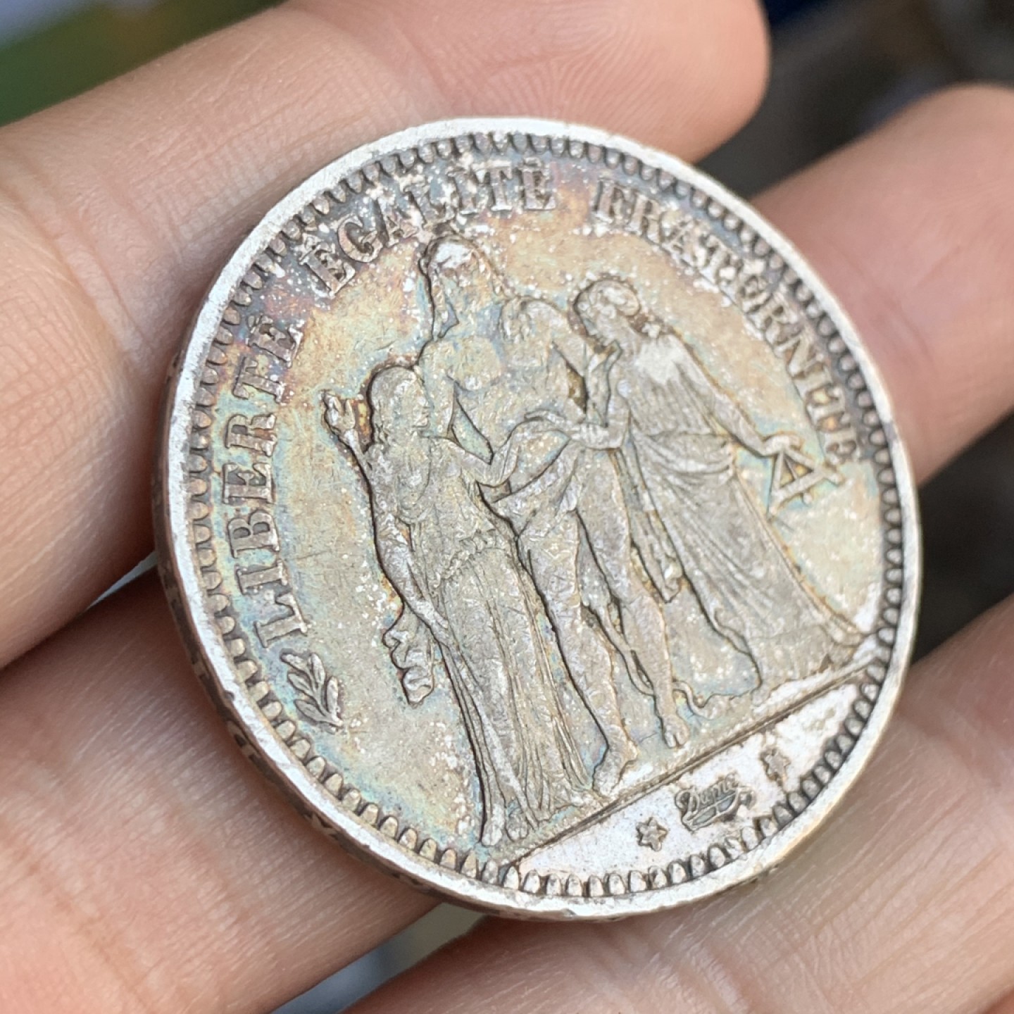 《竞宝斋》第48场-本周日，周一2场连拍（全场不限金额包邮） 法国 1873年 深彩 大力神 5法郎 大银币 边有一焊点