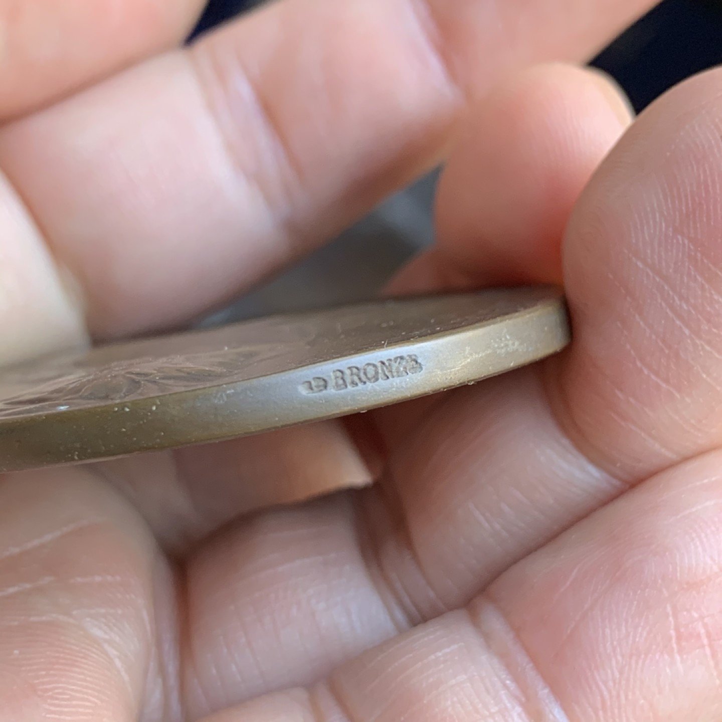 《竞宝斋》第48场-本周日，周一2场连拍（全场不限金额包邮） 法国玛丽安娜 大铜章 54.5克 49.3mm直径 背面文字应为手刻 非常漂亮