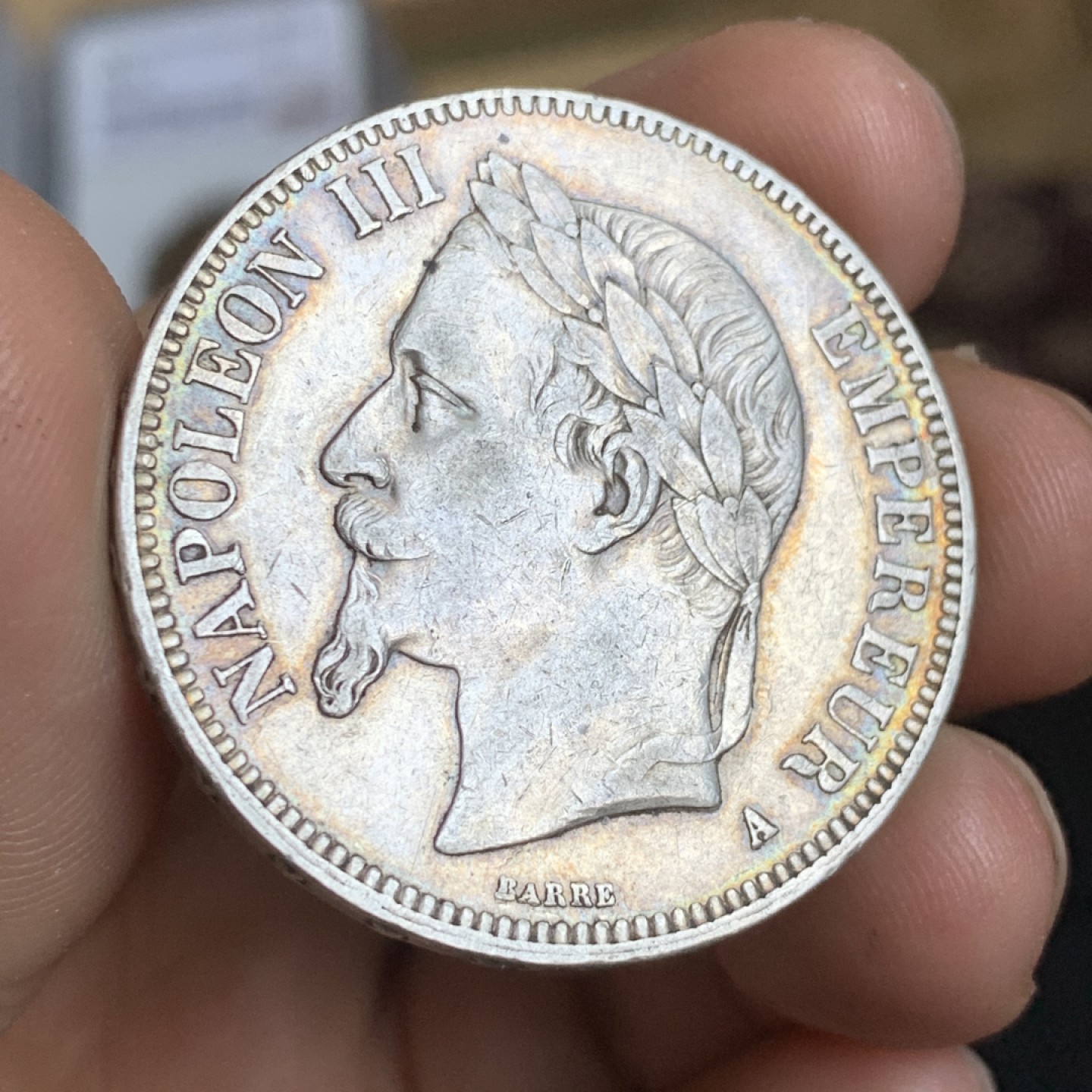 《竞宝斋》第48场-本周日，周一2场连拍（全场不限金额包邮） 法国 1867年 拿三 5法郎 银币 原味好细节 彩色包浆 值得收藏