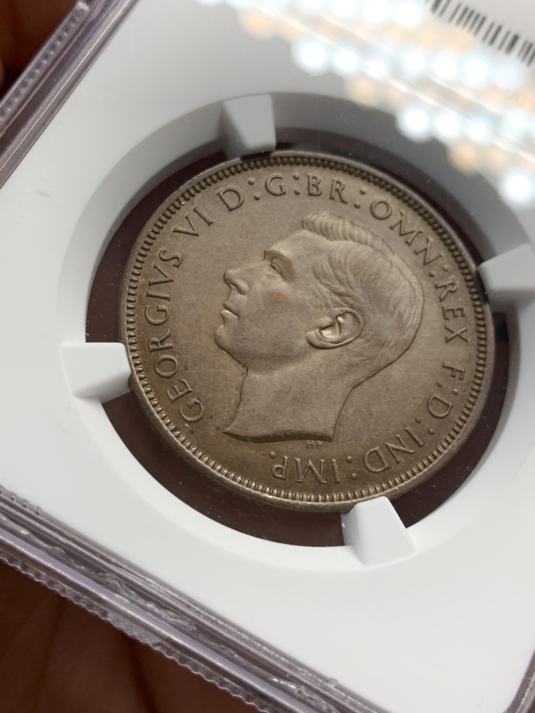 《竞宝斋》第48场-本周日，周一2场连拍（全场不限金额包邮） NGC-MS64BN 英国1945年一便士大铜币 极美巧克力包浆