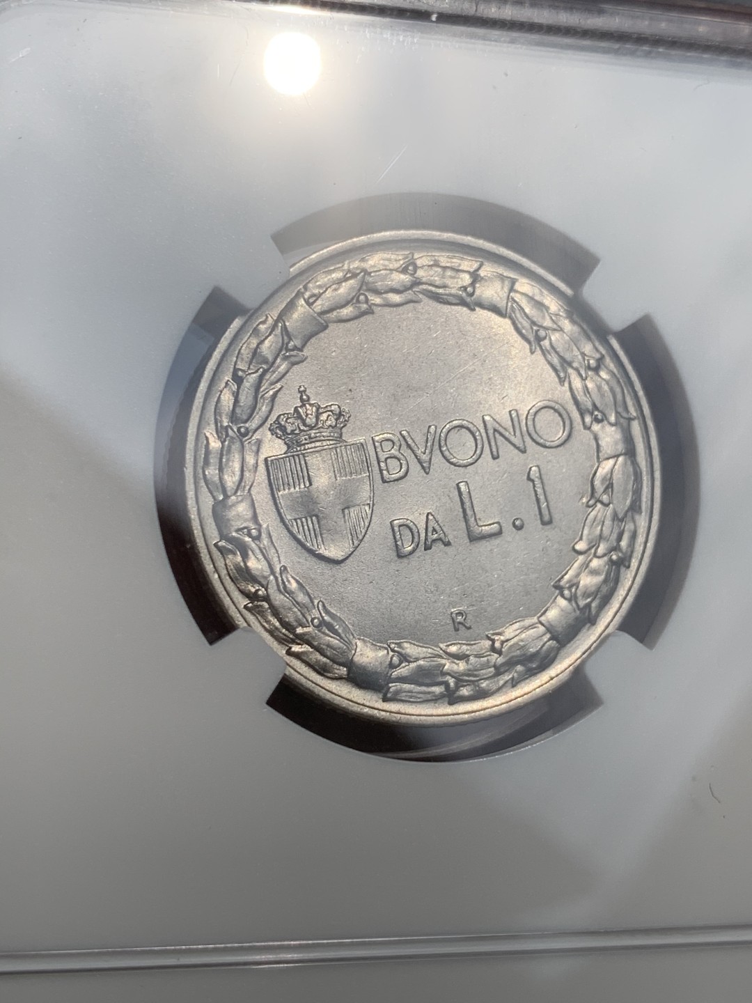 《竞宝斋》第48场-本周日，周一2场连拍（全场不限金额包邮） NGC-MS62 意大利王国1里拉1924R 细节光度均一流 意系火热大涨 设计一流 潜力十足 64外拍落锤超100欧