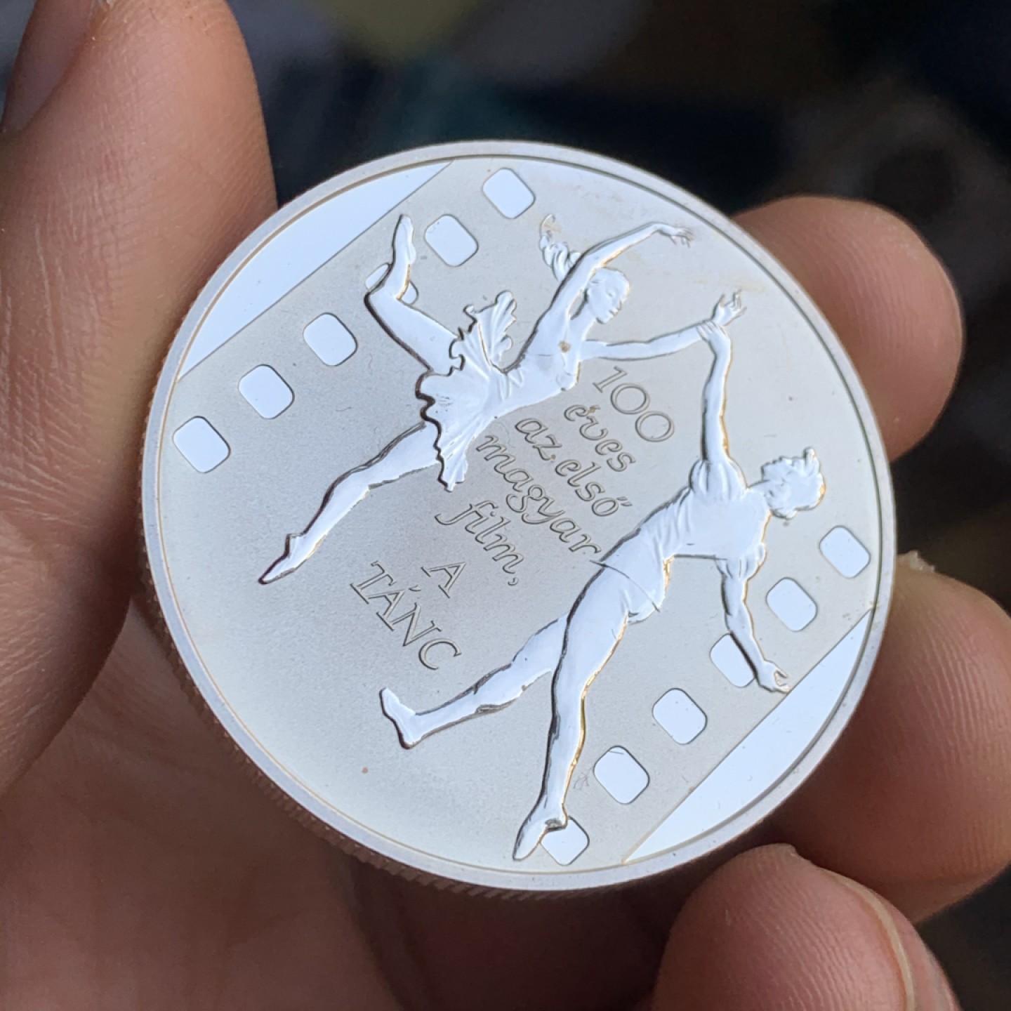 《竞宝斋》第48场-本周日，周一2场连拍（全场不限金额包邮） 匈牙利 2001 电影节 电影节 精制纪年银币  31.7克 