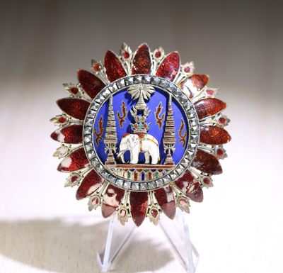 泰国暹罗战时白象勋章 最早期一版 银质珐琅有修复