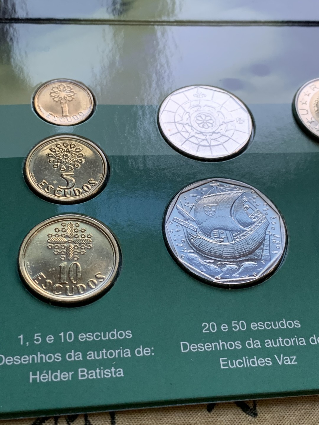 《竞宝斋》第48场-本周日，周一2场连拍（全场不限金额包邮） 葡萄牙2001年清年份官方原装套币BU 1-200埃斯库多共7枚 埃斯库多最终年份关门币 