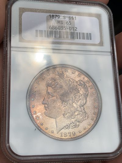 《竞宝斋》第48场-本周日，周一2场连拍（全场不限金额包邮） - NGC-MS65 1879S摩根银币 老盒保存的极好 高分双面粉彩极少见！