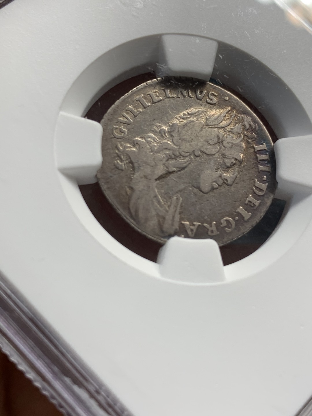 《竞宝斋》第48场-本周日，周一2场连拍（全场不限金额包邮） NGC-VF25 英国 1696年 威廉三世 六便士 银币 原汁原味 带彩。