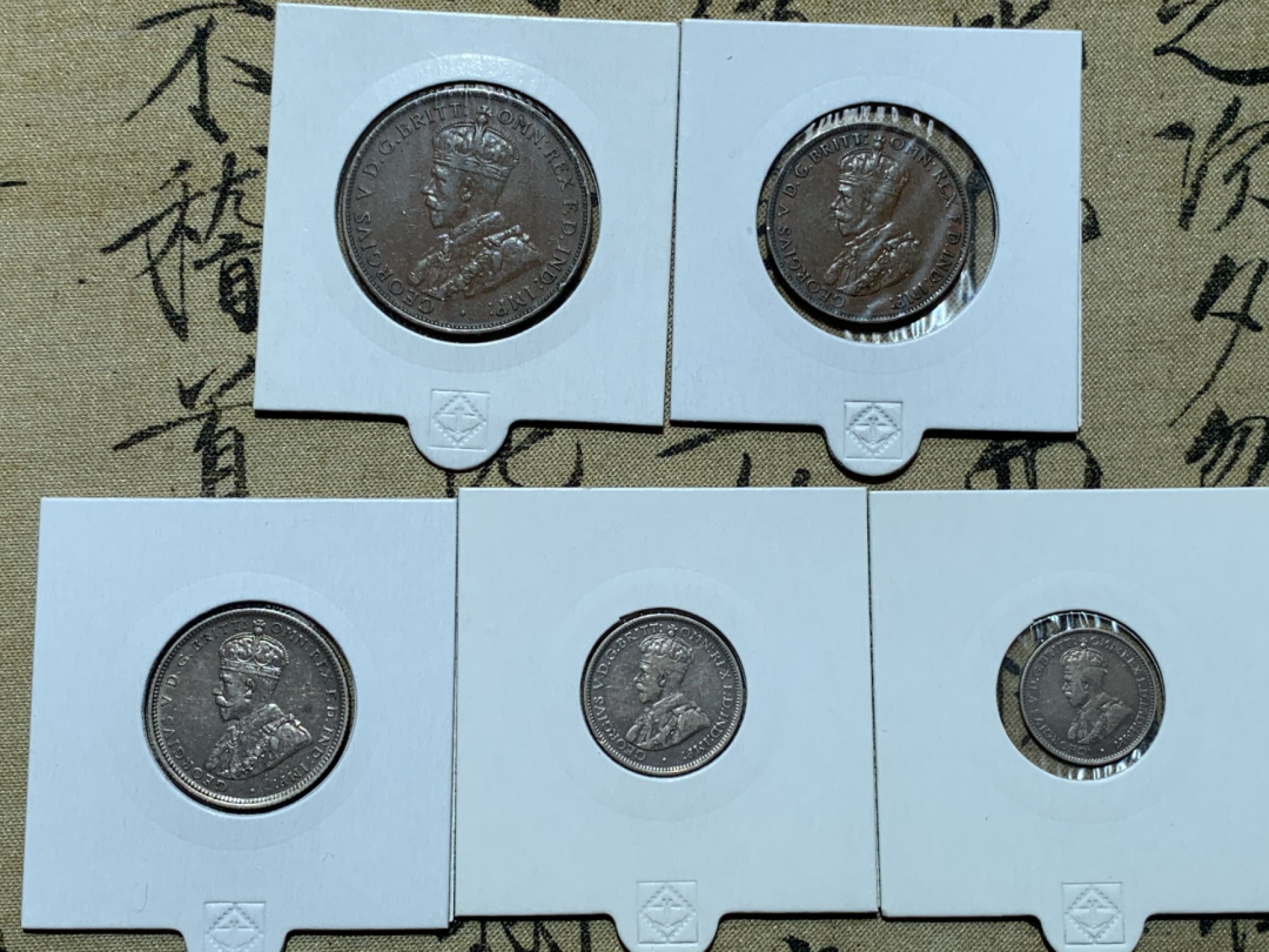 《竞宝斋》第48场-本周日，周一2场连拍（全场不限金额包邮） UNC级好品 英国 1925年 辅币套 乔治五世 澳大利亚先令 便士一套 铜币巧克力包浆 套币玩家值得拥有