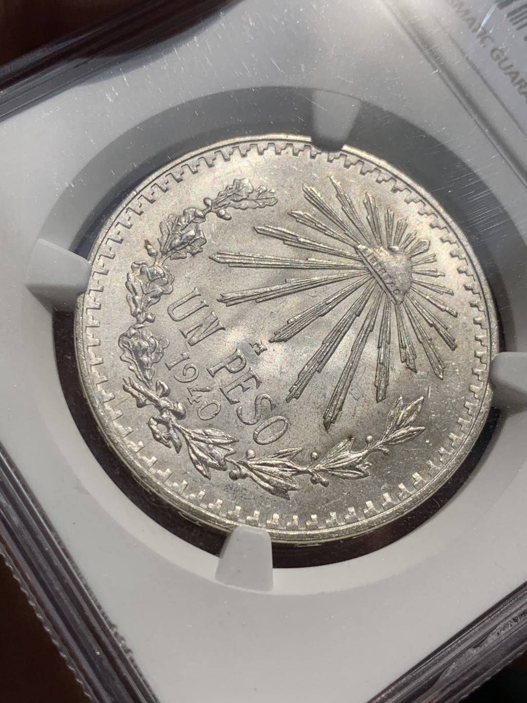 《竞宝斋》第48场-本周日，周一2场连拍（全场不限金额包邮） NGC MS66 1940M 墨西哥1比索银币 银光饱满 羽毛压印极其细腻