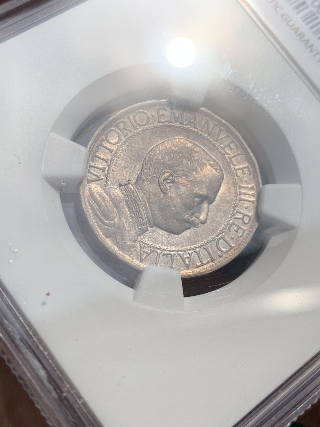 《竞宝斋》第48场-本周日，周一2场连拍（全场不限金额包邮） NGC-AU58 意大利1910年圈版马车1里拉稀少年份涨价品种