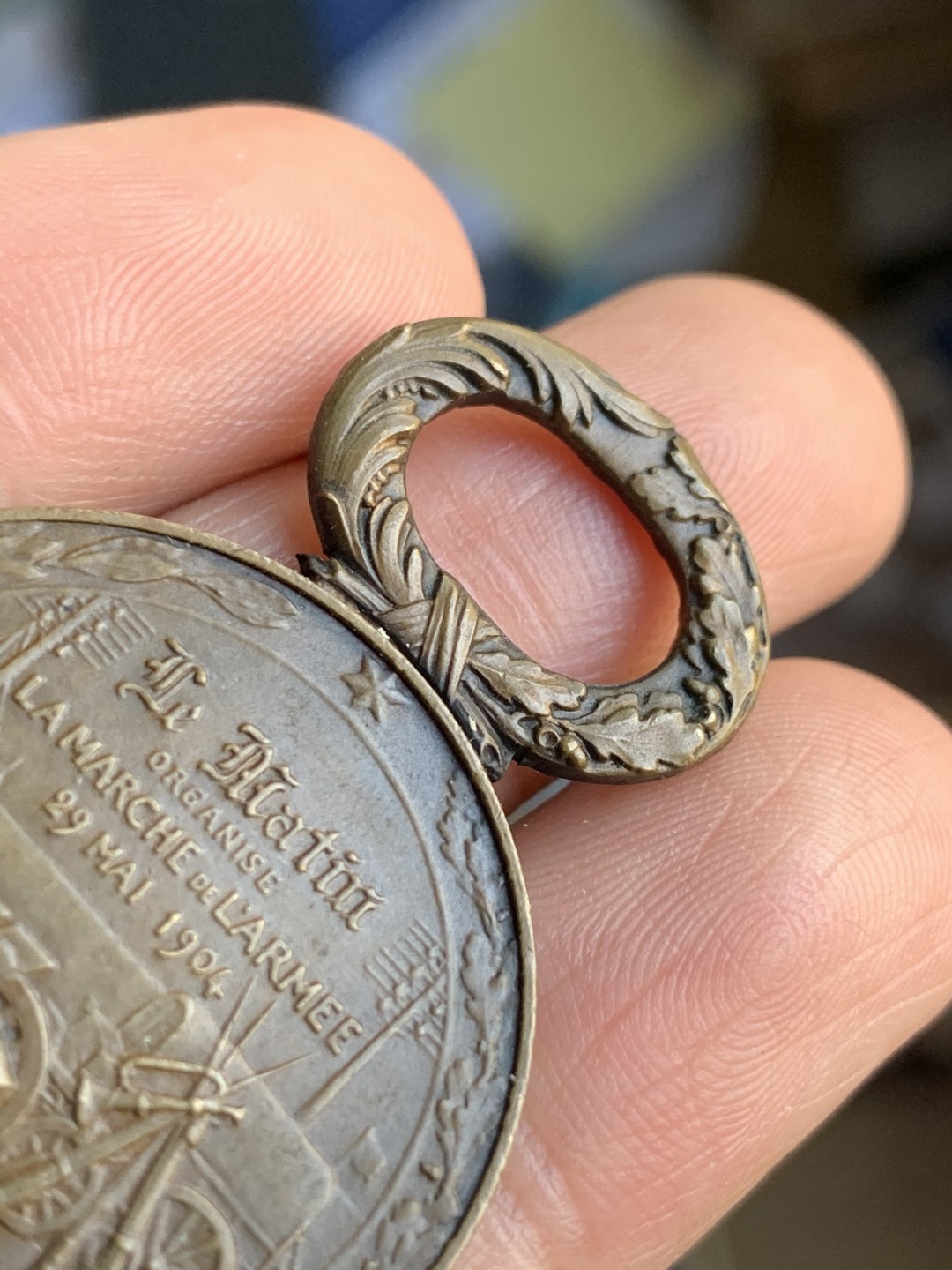 《竞宝斋》第48场-本周日，周一2场连拍（全场不限金额包邮） 法国 1904年 战争 纪念章 吊环满工 非常的漂亮 有拿一的勋章风格 20.8克 宽32.1mm，长47.6mm