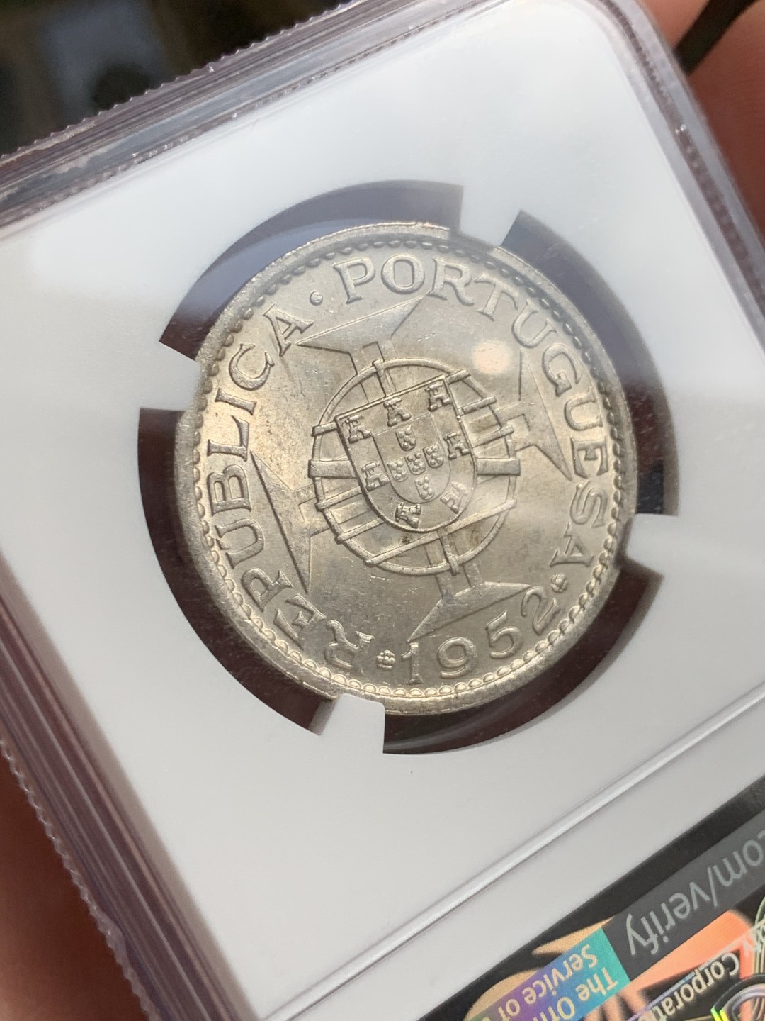 《竞宝斋》第48场-本周日，周一2场连拍（全场不限金额包邮） NGC-MS64 1952年澳门5元银币 早期厚重版本高分难得！