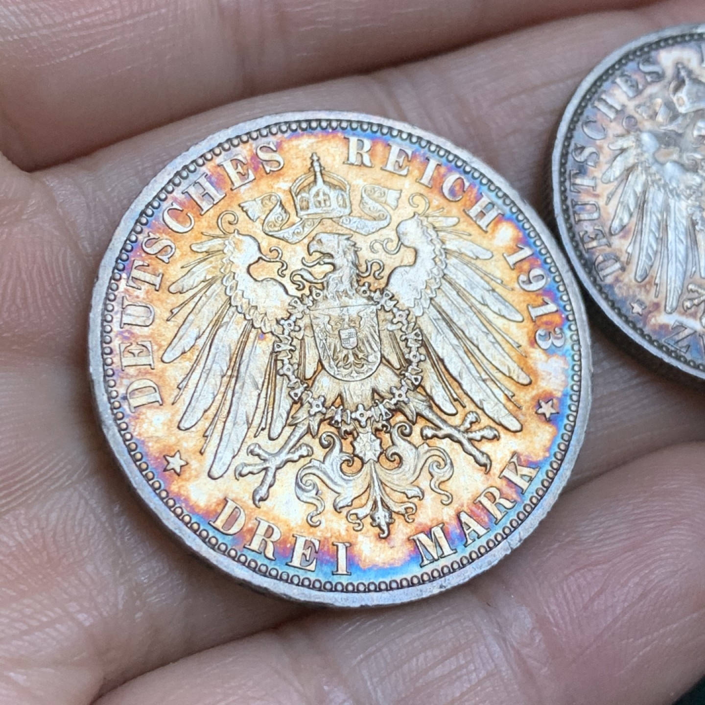 《竞宝斋》第48场-本周日，周一2场连拍（全场不限金额包邮） UNC级好品 德国 1913年 2、3马克一组 威廉二世戎装 银币 七彩包浆 底板丝滑 带转光