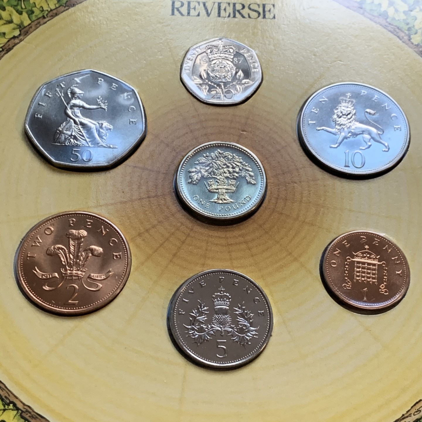 《竞宝斋》第48场-本周日，周一2场连拍（全场不限金额包邮） 英国1987年清年份官方原装套币BU 1便士-1磅共7枚 克劳斯编号MS108