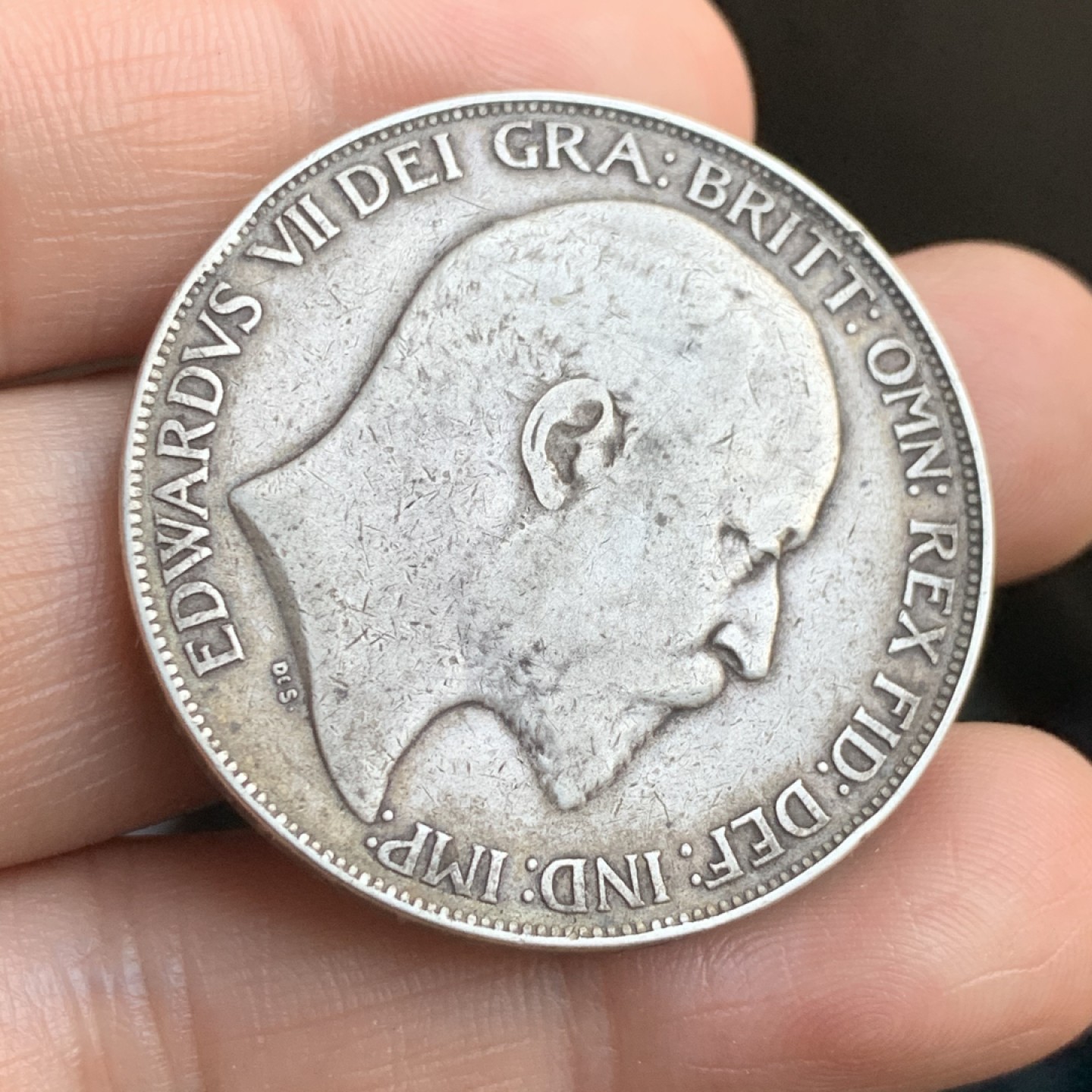 《竞宝斋》第48场-本周日，周一2场连拍（全场不限金额包邮） 英国 1902年 爱德华七世 1克朗 马剑 银币 流通状态，原味老包浆。