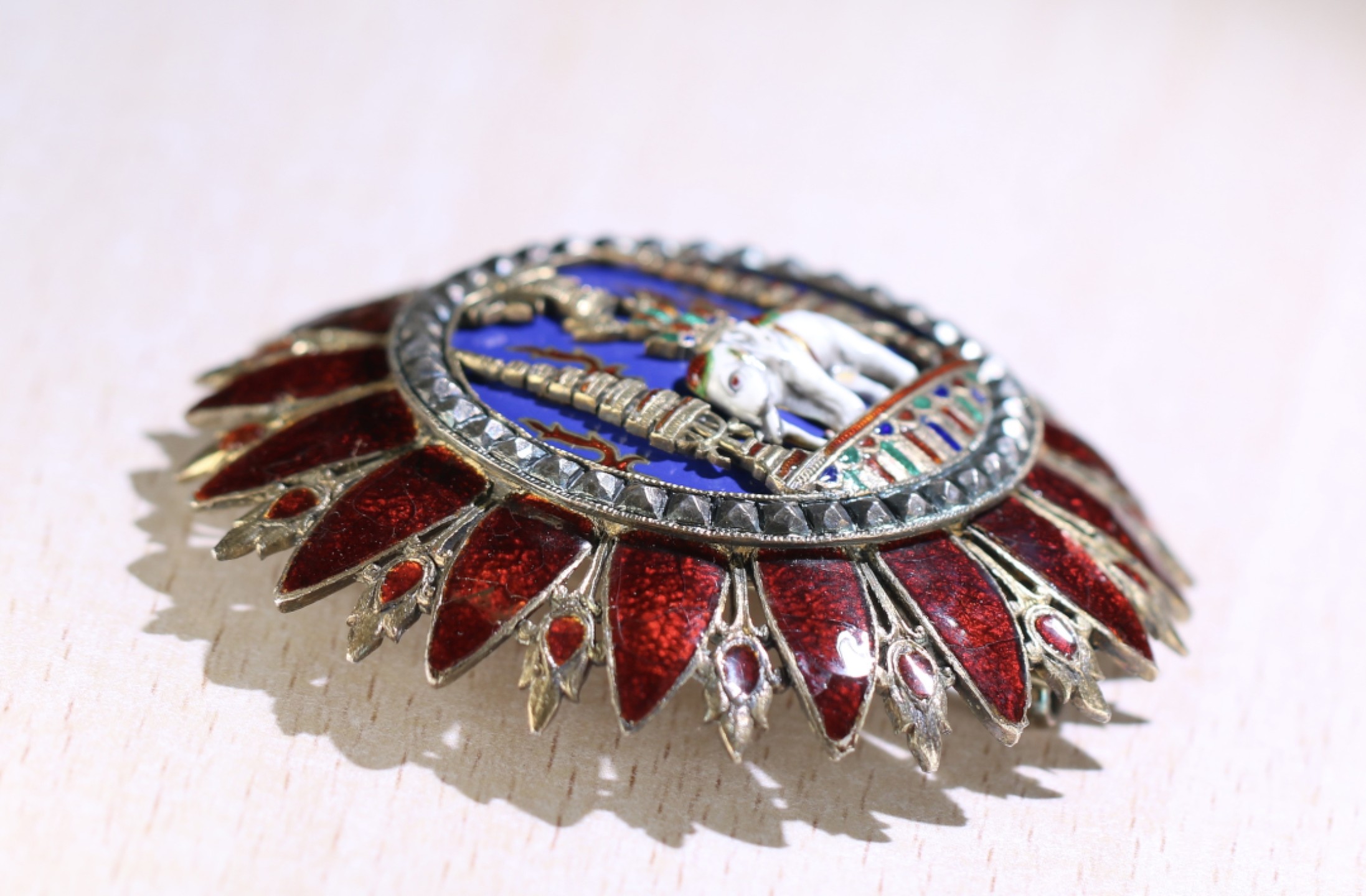 泰国暹罗战时白象勋章 最早期一版 银质珐琅有修复