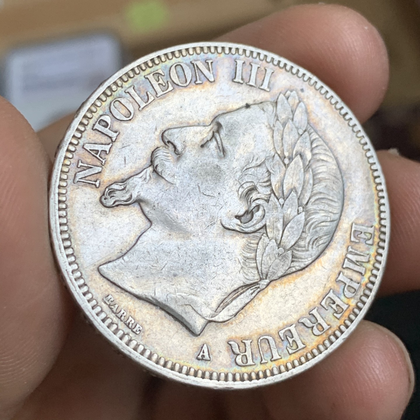 《竞宝斋》第48场-本周日，周一2场连拍（全场不限金额包邮） 法国 1867年 拿三 5法郎 银币 原味好细节 彩色包浆 值得收藏