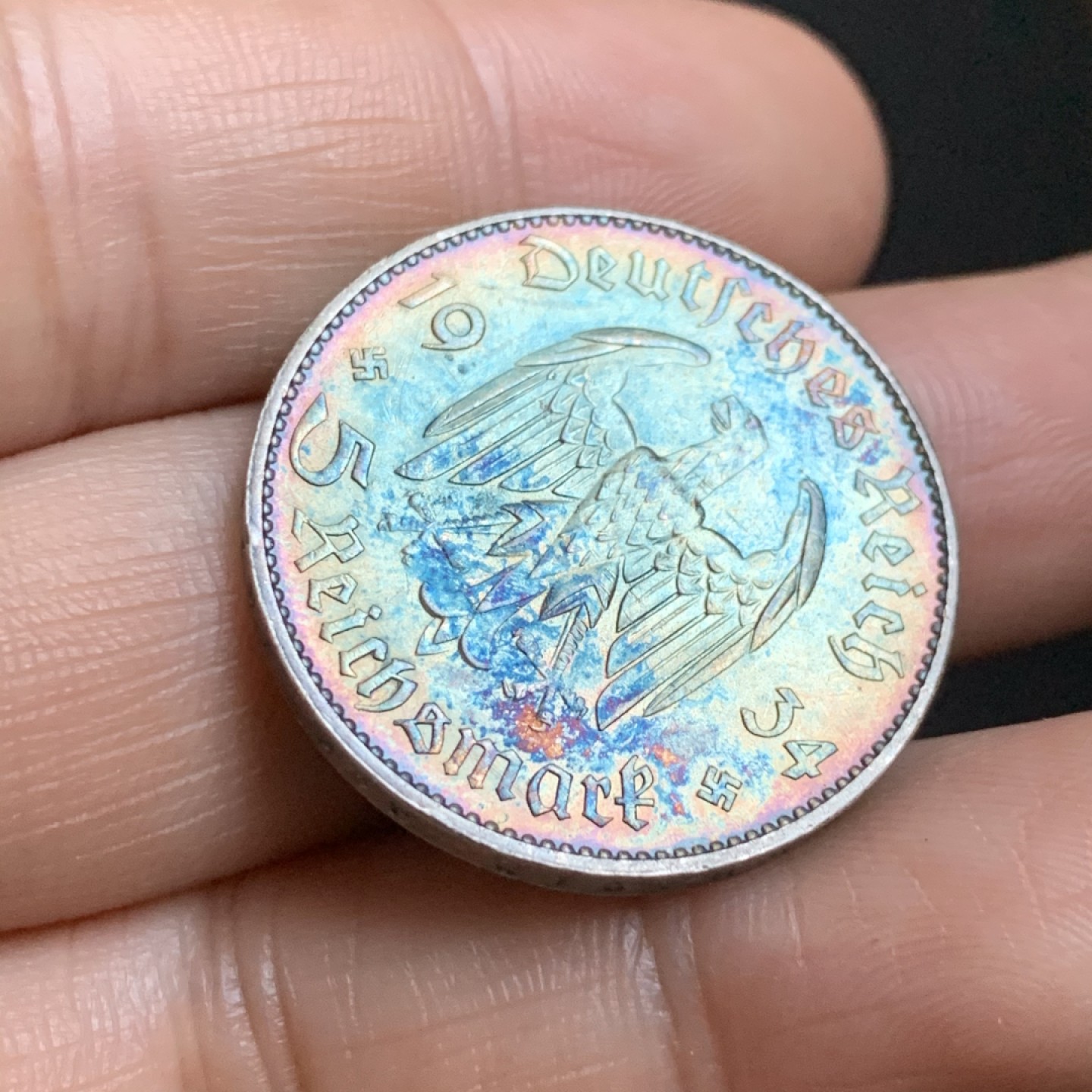 《竞宝斋》第48场-本周日，周一2场连拍（全场不限金额包邮） UNC级好品 德国 1934年 5马克 加字教堂 银币 彩虹包浆，光下看教堂有一种夕阳西下的感觉