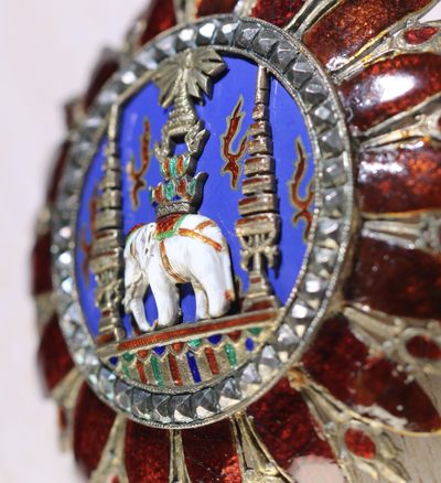 泰国暹罗战时白象勋章 最早期一版 银质珐琅有修复