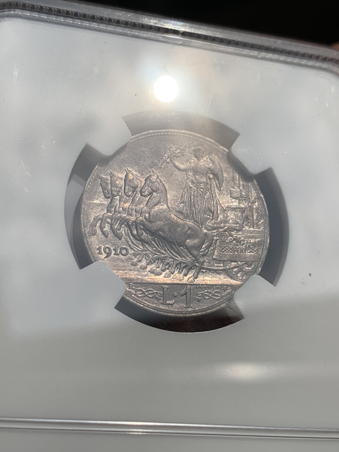 《竞宝斋》第48场-本周日，周一2场连拍（全场不限金额包邮） NGC-AU58 意大利1910年圈版马车1里拉稀少年份涨价品种