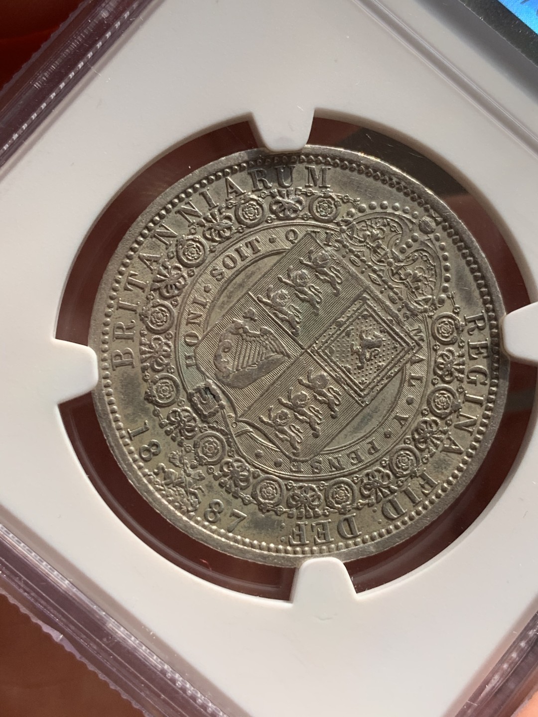 《竞宝斋》第48场-本周日，周一2场连拍（全场不限金额包邮） NGC AUD1887英国维多利亚高冠半克朗1/2克朗银币，1887年为维多利亚高冠克朗首年，英系入门好品种，状态不错，细节好