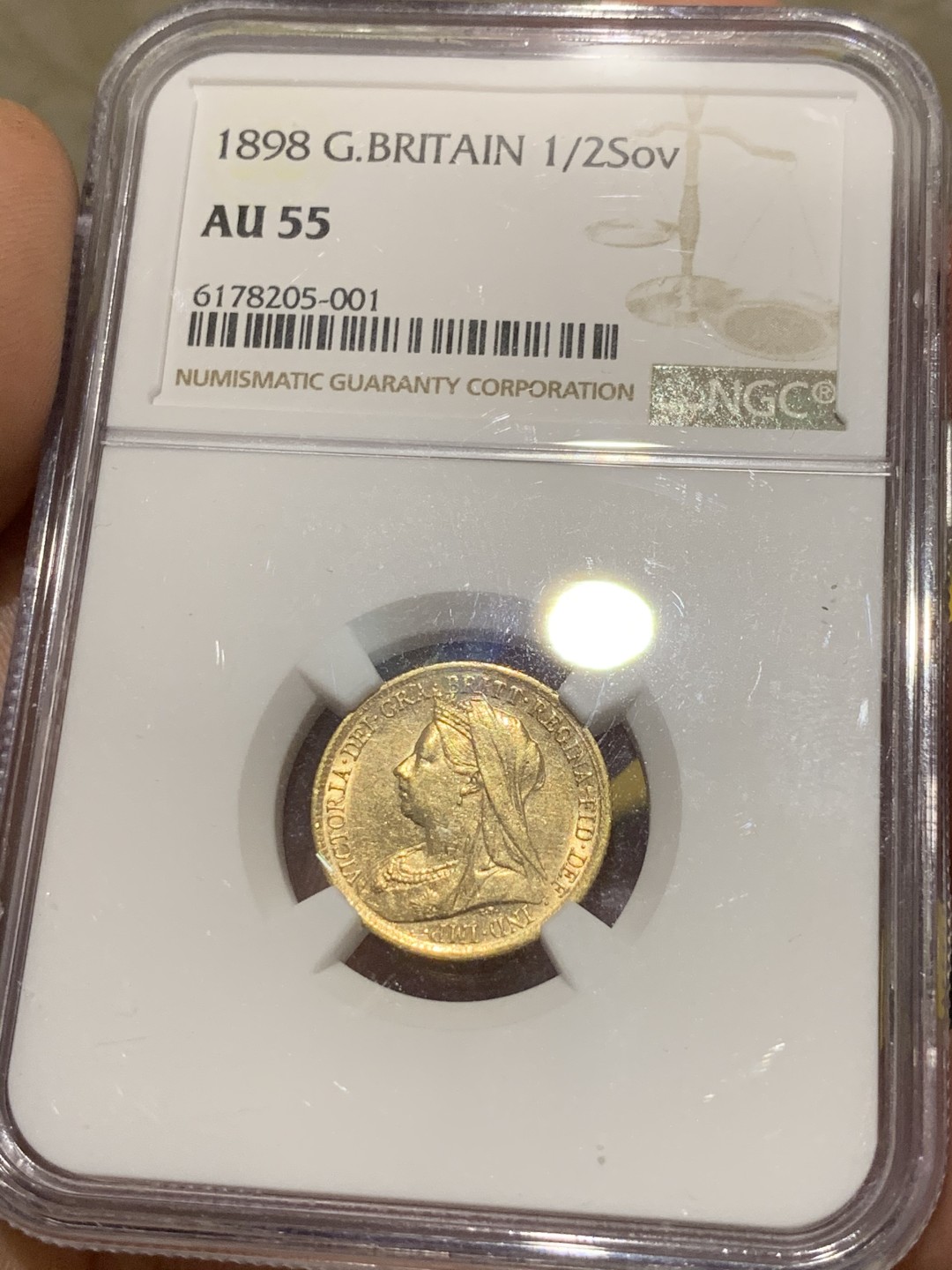 《竞宝斋》第48场-本周日，周一2场连拍（全场不限金额包邮） NGC-AU55 英国 1898年 维多利亚 批纱版 半索维林 4g 金币