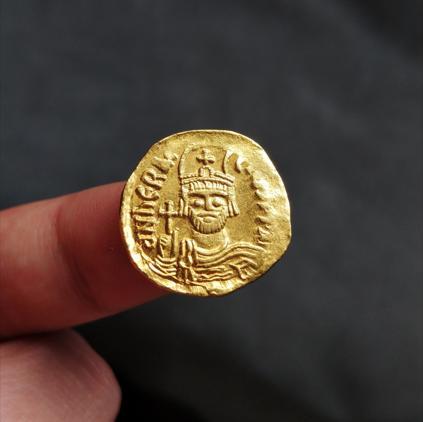 【拜占庭币】希拉克略皇帝索利多金币拜占庭金币希拉克略少见的早期品种  【拜占庭币】希拉克略皇帝索利多金币拜占庭金币希拉克略少见的早期品种 