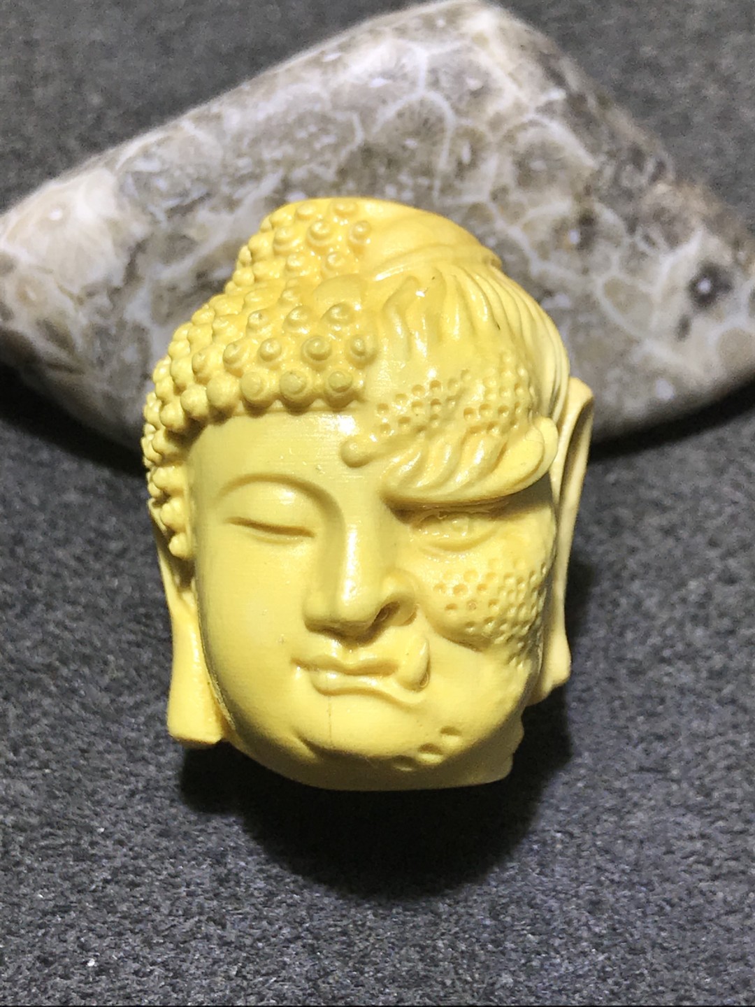 精美黄杨木雕刻一念之间吊坠