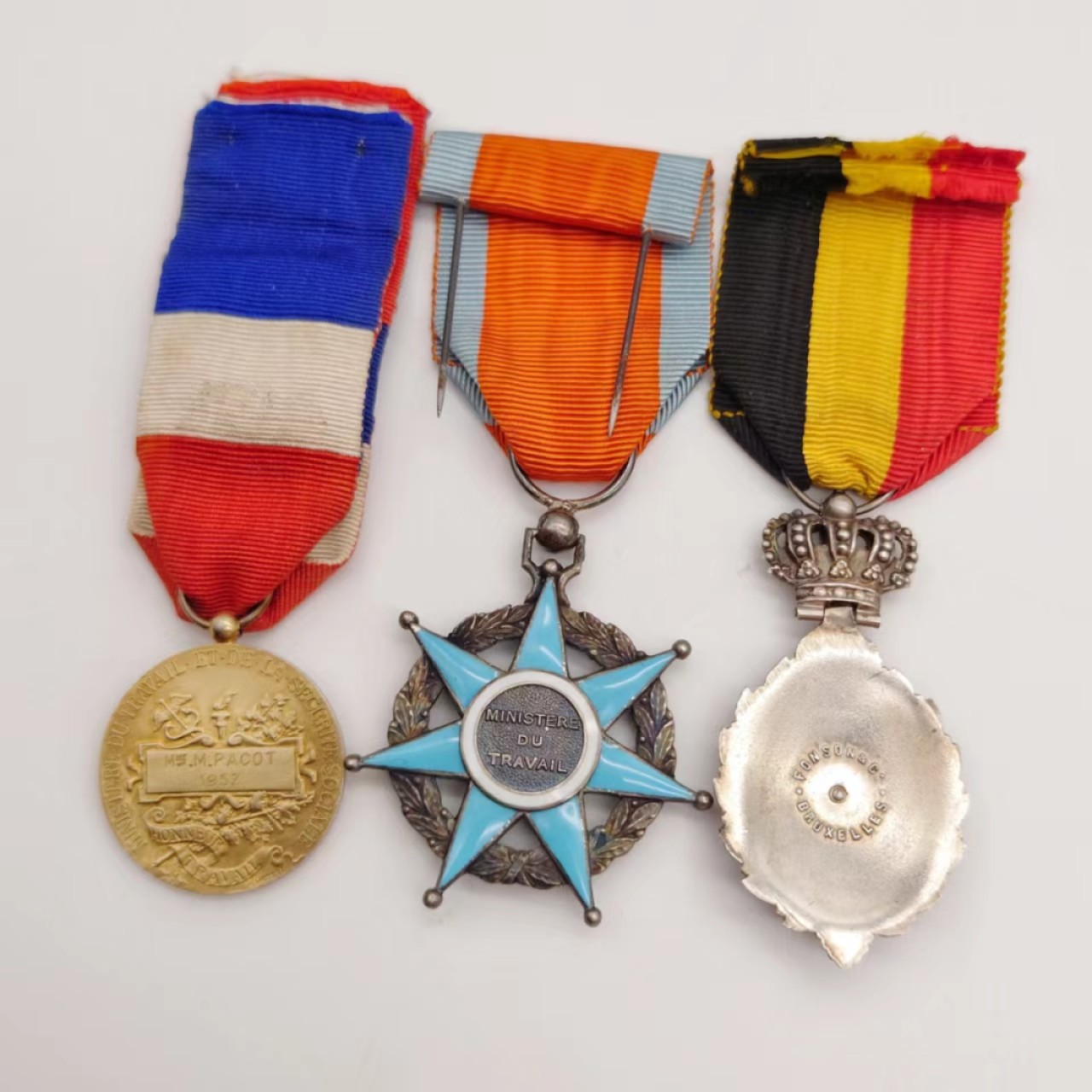 勋章奖章交易所04月17日拍卖 法比奖章一组（银质）