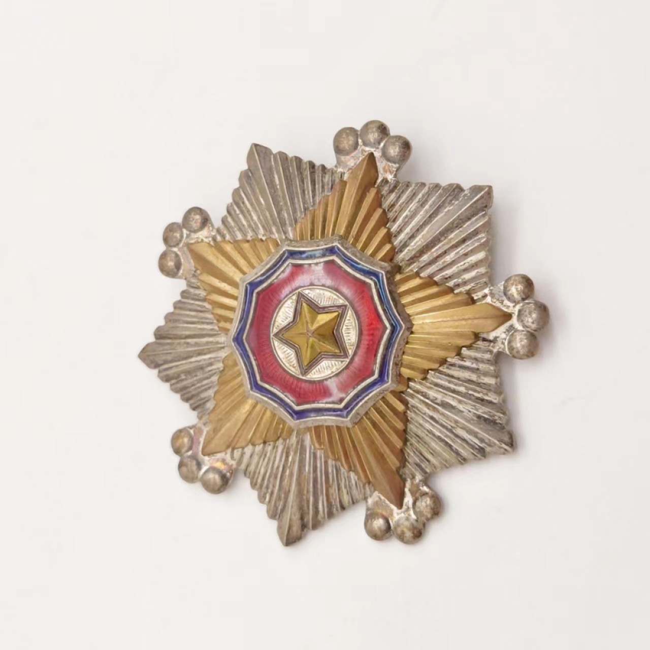 勋章奖章交易所04月17日拍卖 朝鲜二级国旗勋章