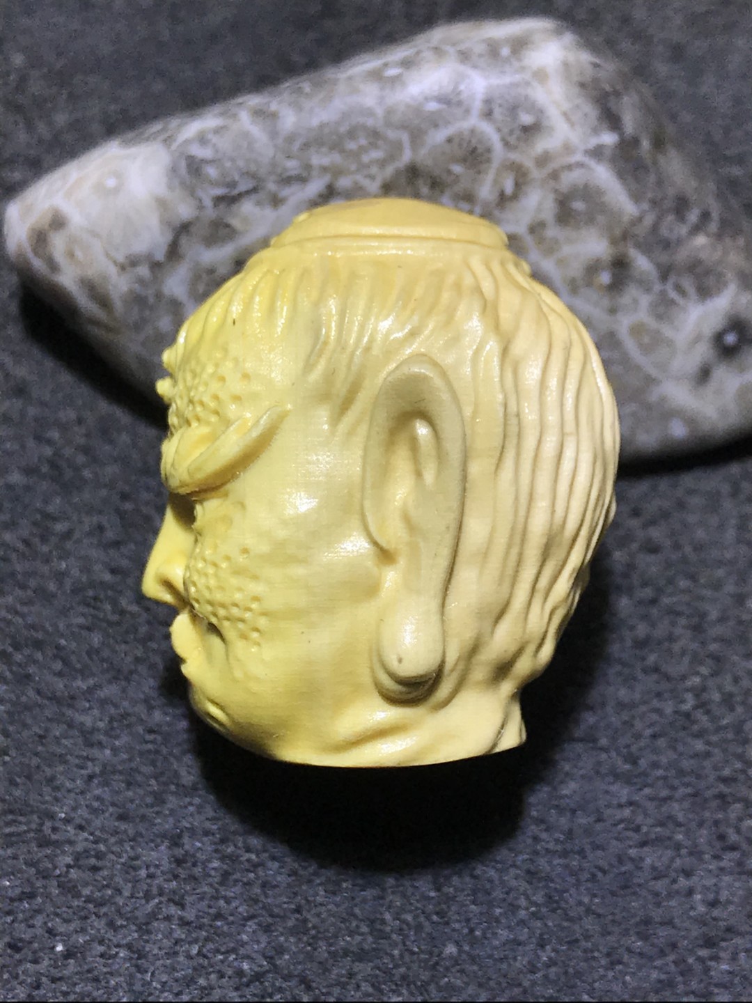 精美黄杨木雕刻一念之间吊坠