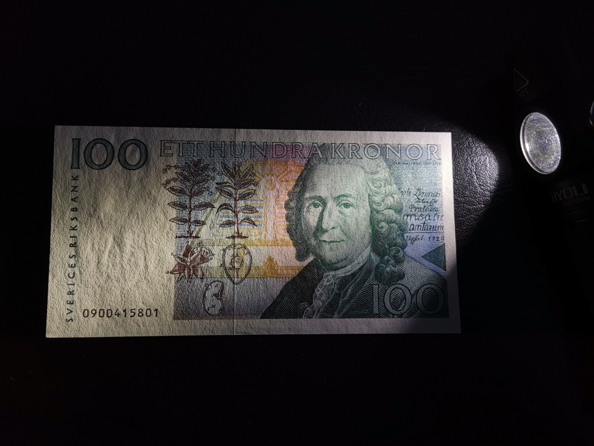 《张总收藏》55期——外币靓号 瑞典100克朗UNC 初版林奈 2000年