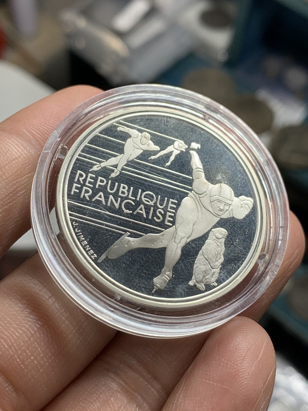 《竞宝斋》第49场-本周日，周一2场连拍（全场不限金额包邮） 原盒证书 法国 1992年 短道速滑 100法郎 精制大银币