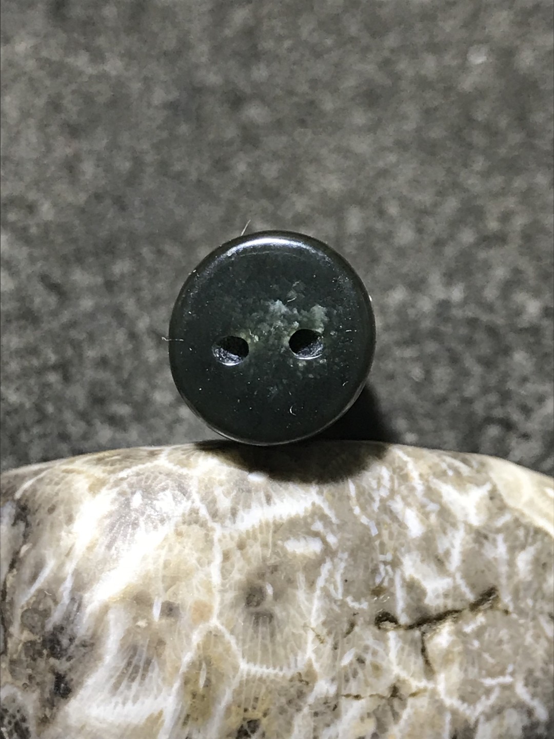 精美天然新疆和田青玉子弹一颗