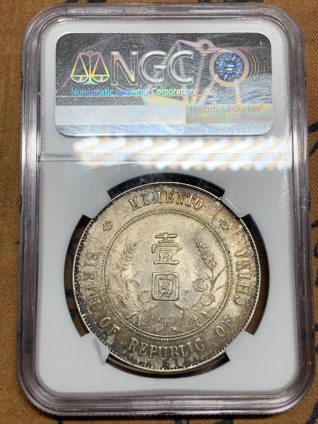 《竞宝斋》第49场-本周日，周一2场连拍（全场不限金额包邮） Ngc- Unc 深五彩 1927 小头 银元 好品 大转光 