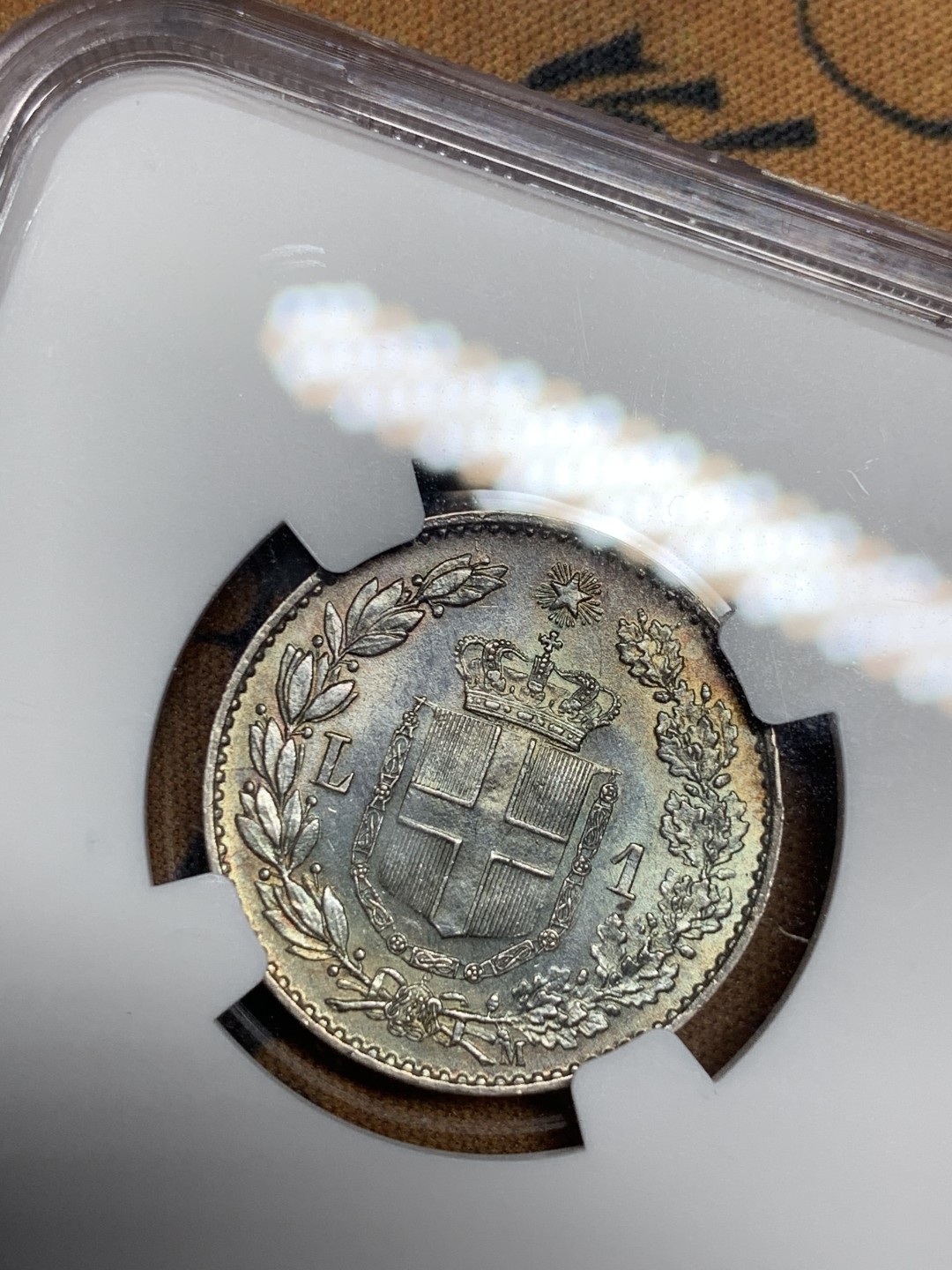 《竞宝斋》第49场-本周日，周一2场连拍（全场不限金额包邮） NGC UNCD 意大利1887年1里拉银币一枚