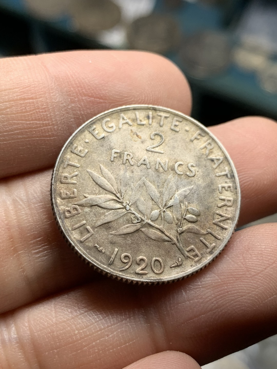 《竞宝斋》第49场-本周日，周一2场连拍（全场不限金额包邮） 1920年法国2法郎女神播种银币