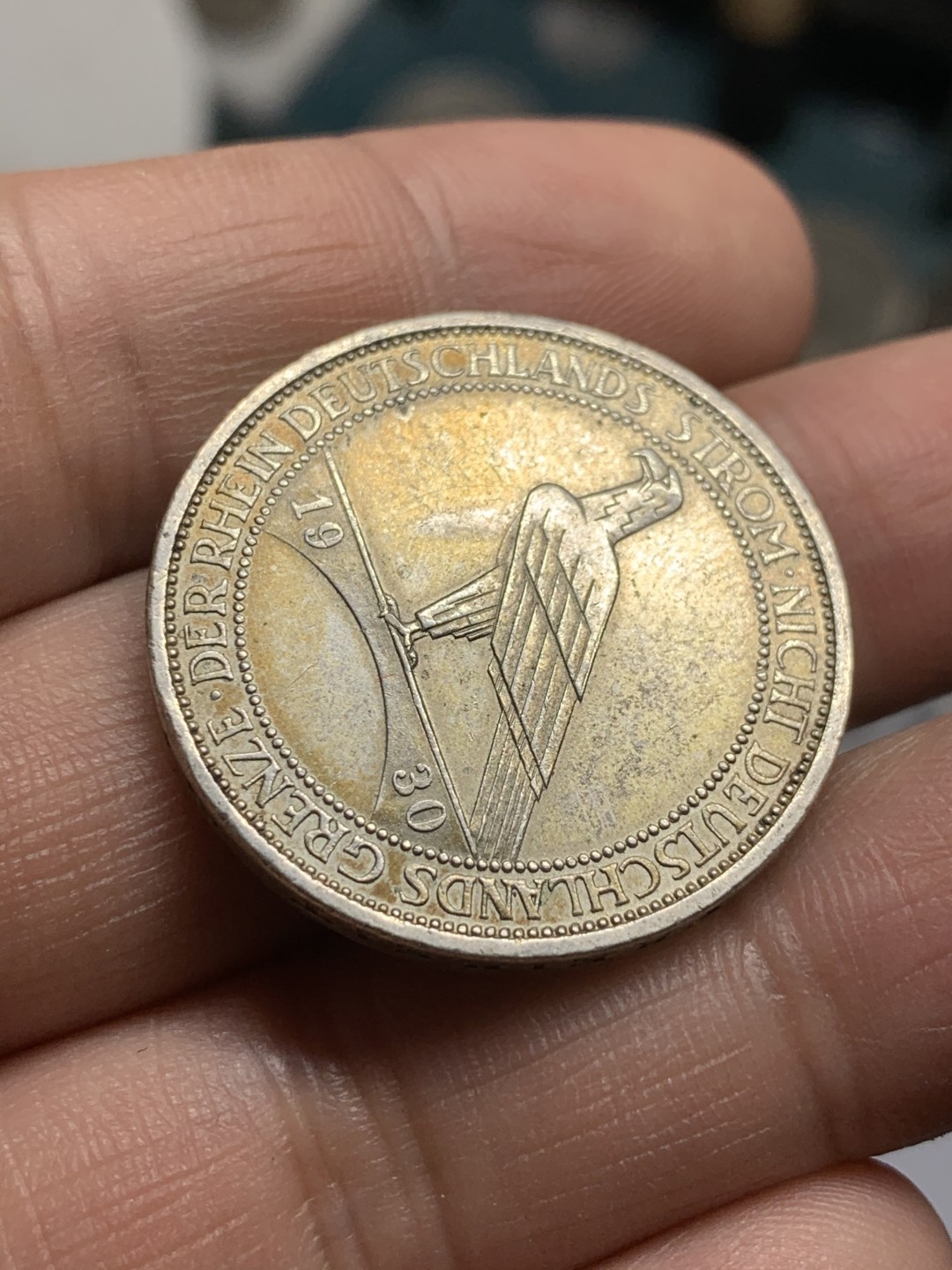 《竞宝斋》第49场-本周日，周一2场连拍（全场不限金额包邮） 德国魏玛共和国1930-A年 鹰桥 3马克 带彩原味好品 银币 稀少品种