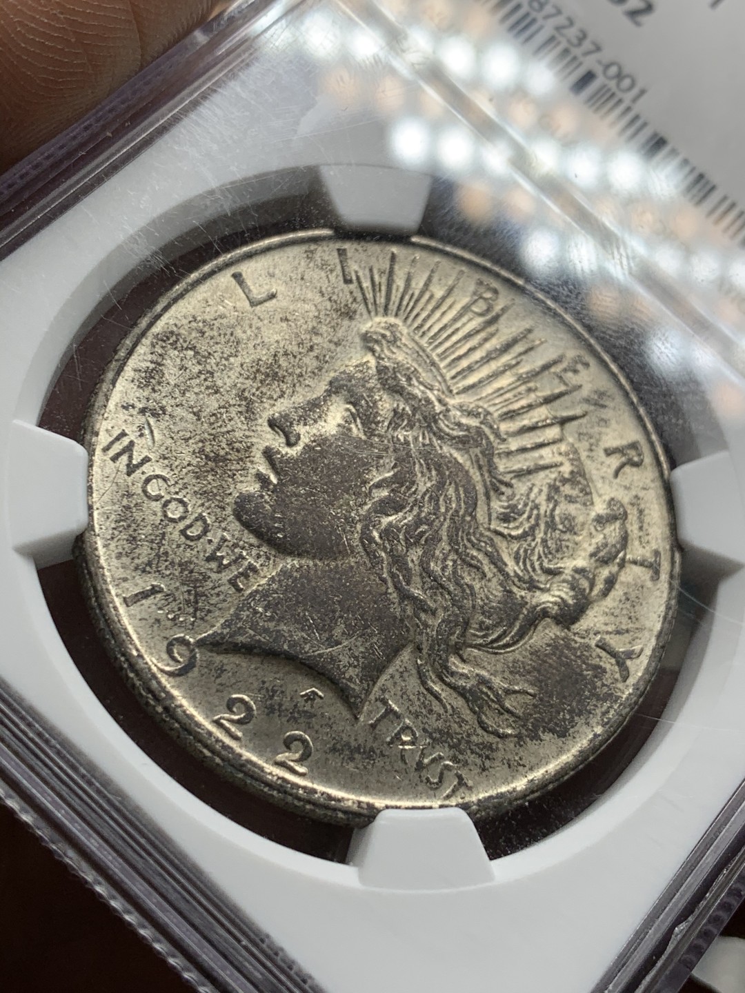 《竞宝斋》第49场-本周日，周一2场连拍（全场不限金额包邮） NGC MS62 美国 1922年 和平银币 双面包浆 女神面黑包浆 双面底板光感不错