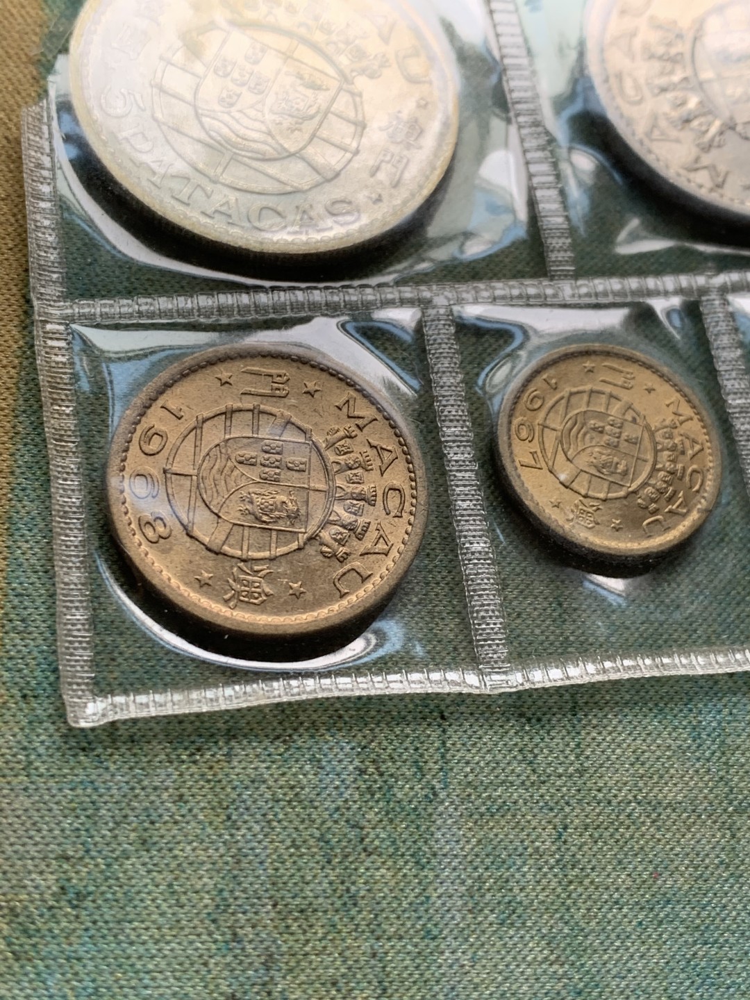 《竞宝斋》第49场-本周日，周一2场连拍（全场不限金额包邮） 葡属澳门5枚套，其中5元为银币