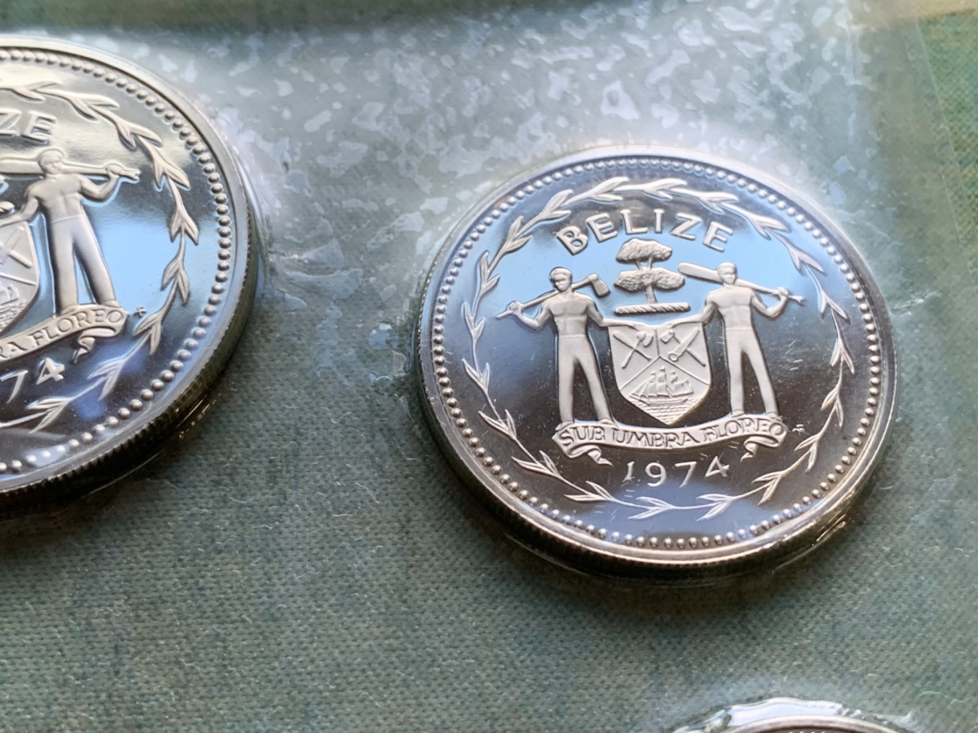 《竞宝斋》第49场-本周日，周一2场连拍（全场不限金额包邮） 原盒证书 伯利兹 1974年 鸟类 8枚套 富兰克林造币厂 精制纪念币 银？镍？