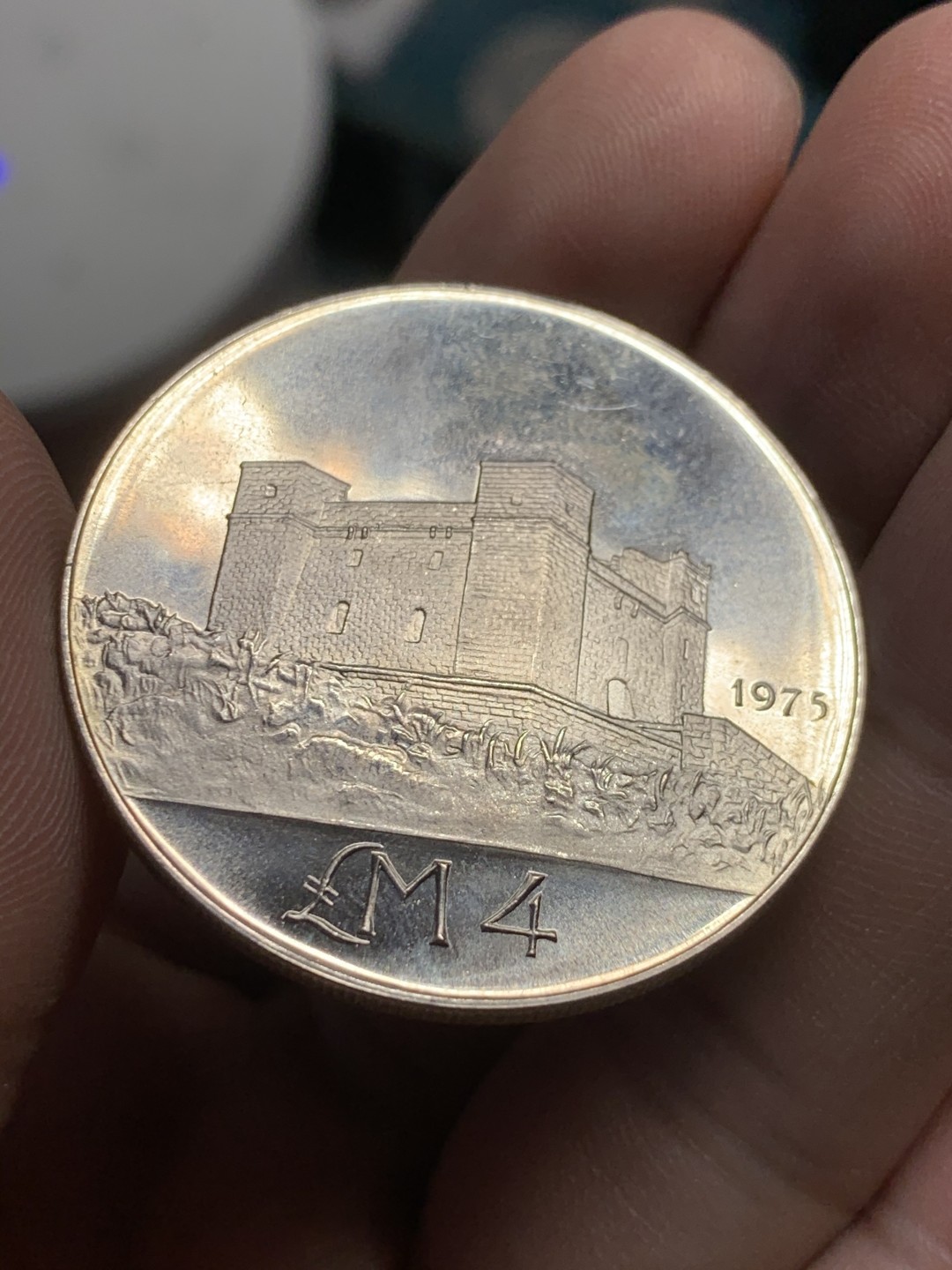 《竞宝斋》第49场-本周日，周一2场连拍（全场不限金额包邮） 马耳他1975年圣阿加塔城堡和小船4镑大银币 少见