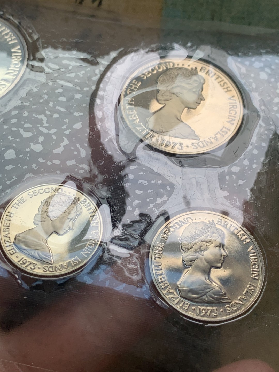 《竞宝斋》第49场-本周日，周一2场连拍（全场不限金额包邮） 英属 维京群岛  1973年 盒装 6枚装套币  含一枚25.7克925大银币  原封未氧化 状态一流