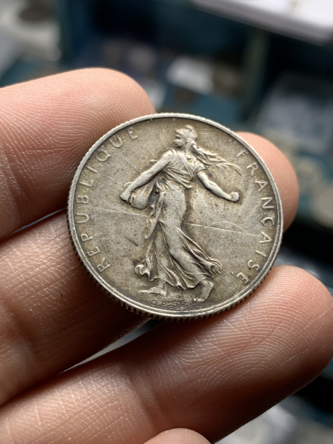 《竞宝斋》第49场-本周日，周一2场连拍（全场不限金额包邮） 1920年法国2法郎女神播种银币