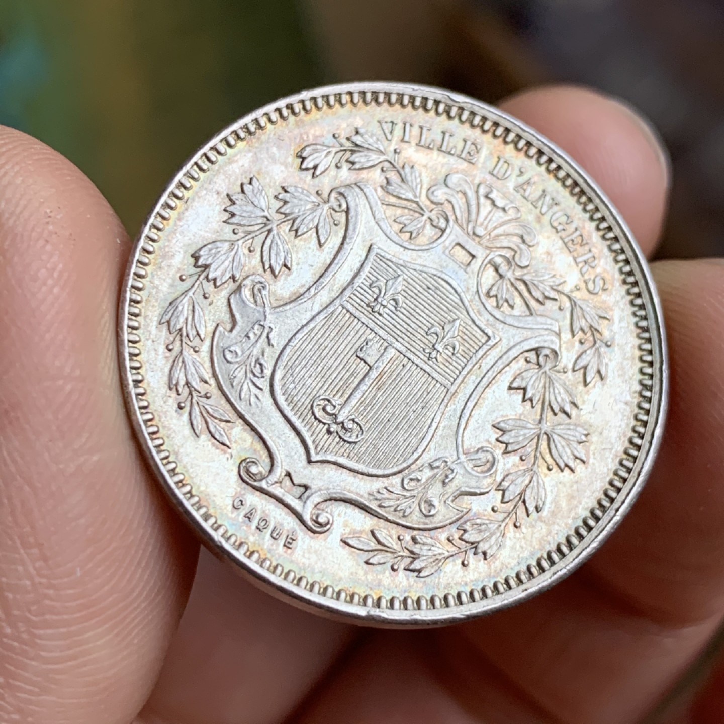 《竞宝斋》第49场-本周日，周一2场连拍（全场不限金额包邮） MS品质 1890-1900 法国储蓄银行 共济会大眼睛 银质 圆形代币12.2克 30.4mm 淡彩包浆 细节很好蜜蜂栩栩如生 丰饶角 银标