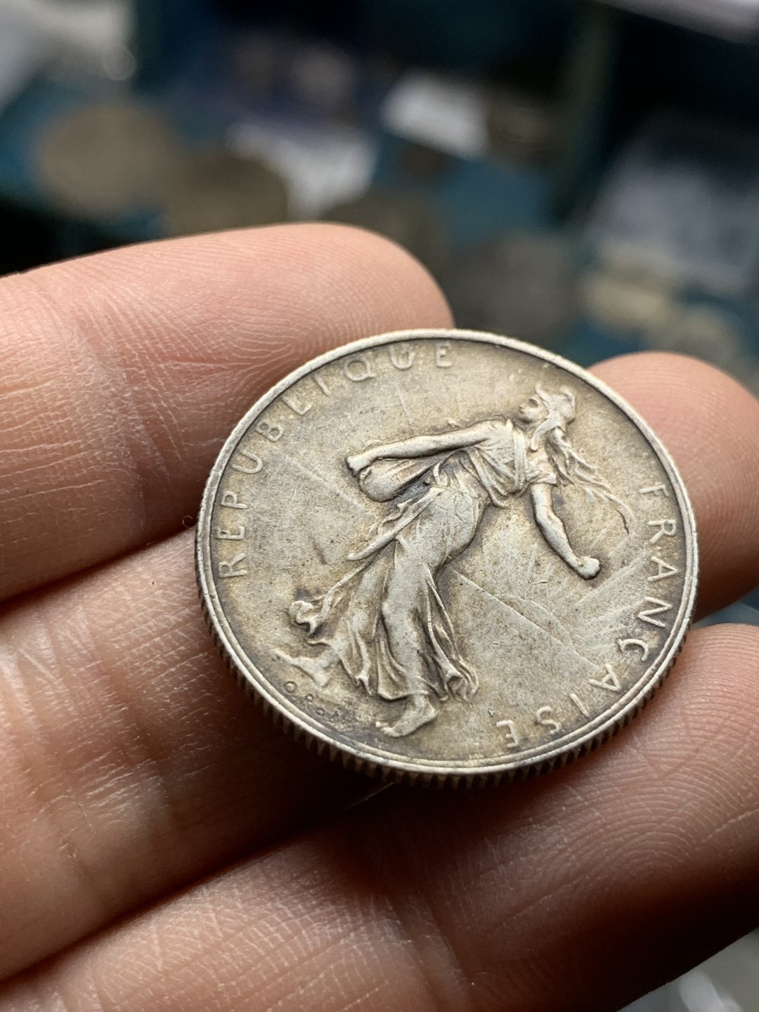 《竞宝斋》第49场-本周日，周一2场连拍（全场不限金额包邮） 1920年法国2法郎女神播种银币