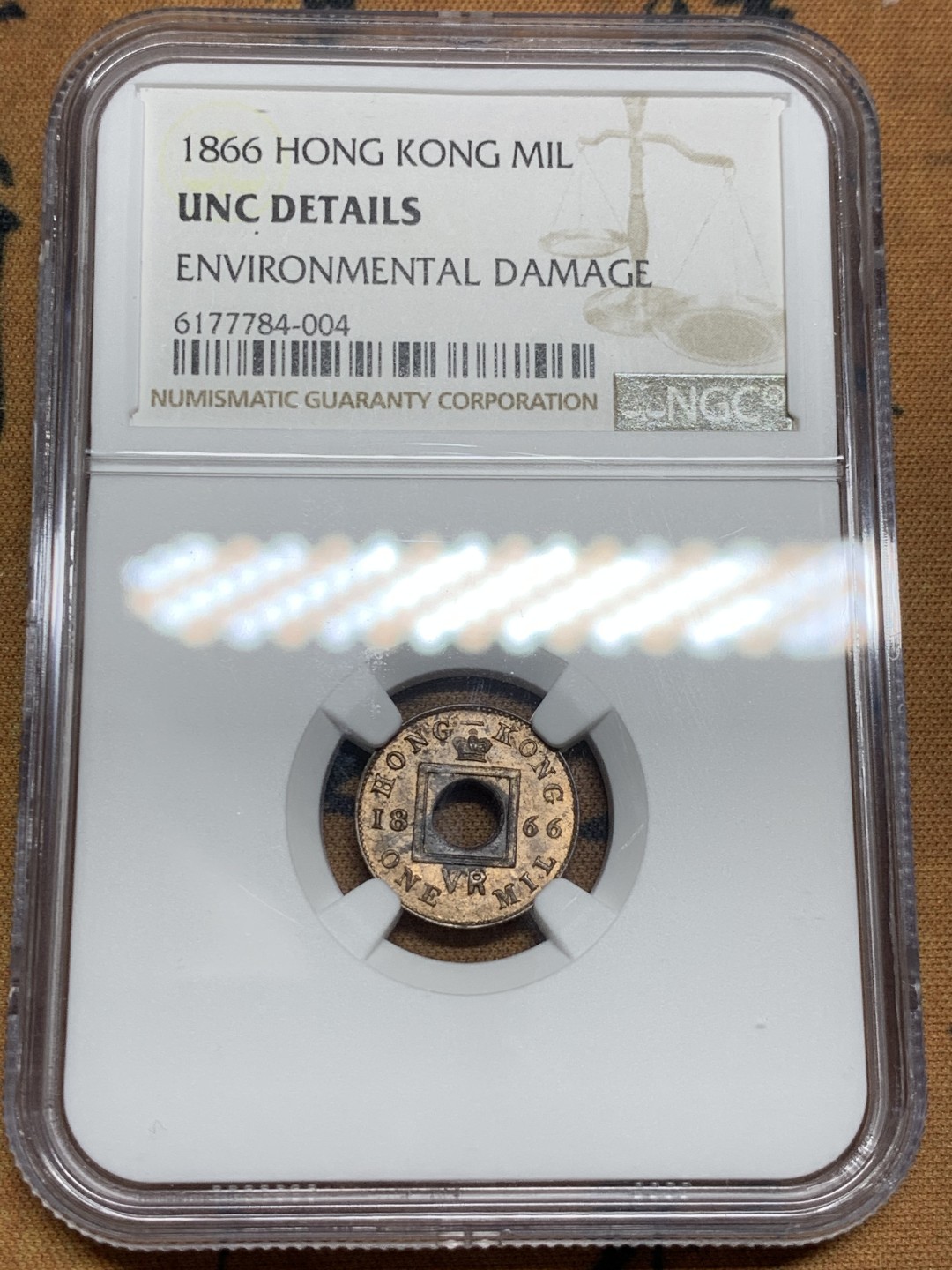 《竞宝斋》第49场-本周日，周一2场连拍（全场不限金额包邮） NGC-香港1866年1文- UNC环境污染（怀疑错杀）