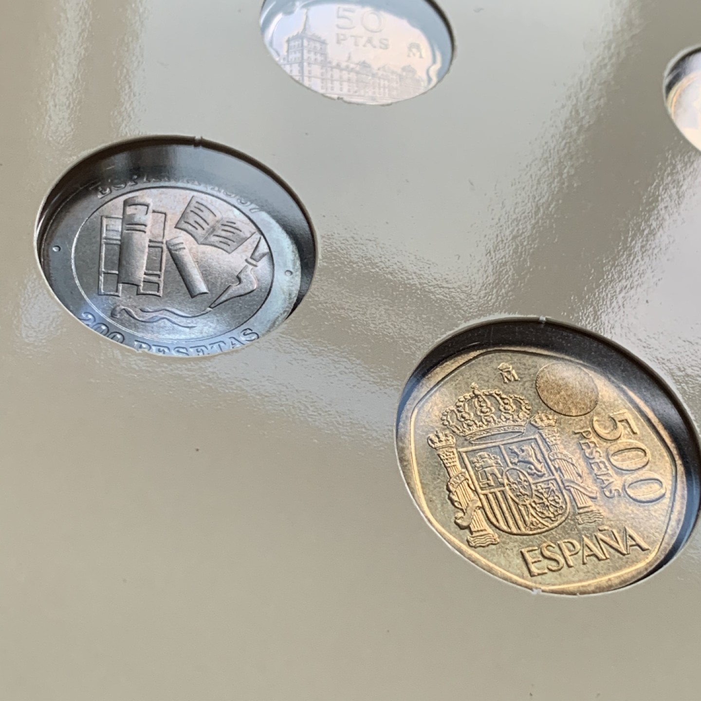 《竞宝斋》第49场-本周日，周一2场连拍（全场不限金额包邮） 西班牙 1997年 卡装8枚装套币