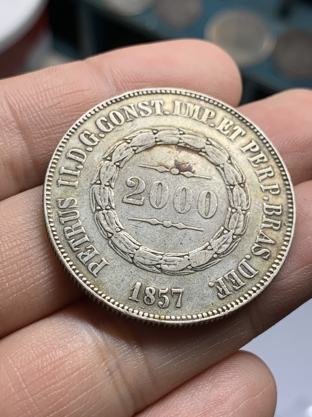 《竞宝斋》第49场-本周日，周一2场连拍（全场不限金额包邮） 巴西 1857年 2000瑞斯 叶子版 大银币 原味好品 热门品种