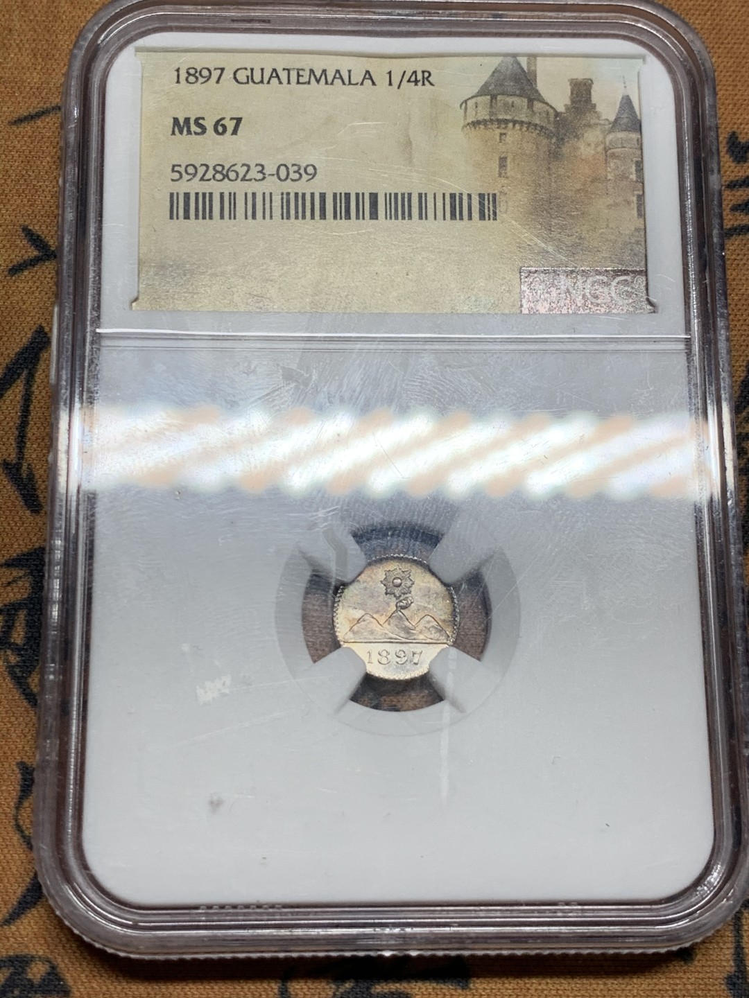 《竞宝斋》第49场-本周日，周一2场连拍（全场不限金额包邮） NGC MS67 危地马拉 1897年 1/4瑞尔银币  美洲经典 经典火山太阳图案 绝好的彩 季军分