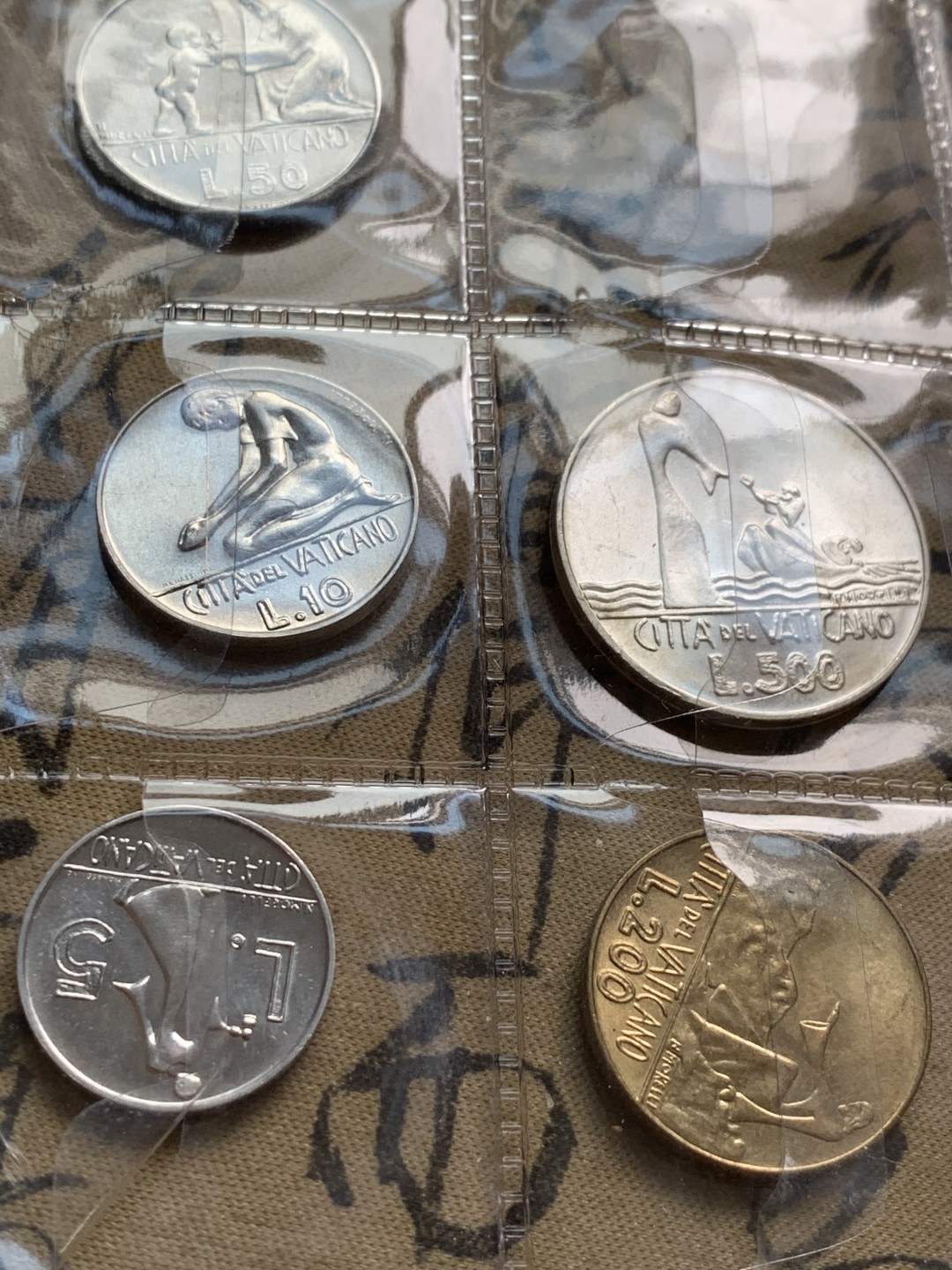 《竞宝斋》第49场-本周日，周一2场连拍（全场不限金额包邮） 梵蒂冈1976年8枚套和1978年7枚套，2枚500里拉为银币